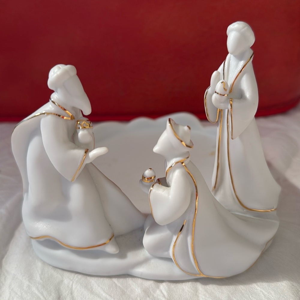 Apple tree Designs fine porcelain 3 wisemen candle holder